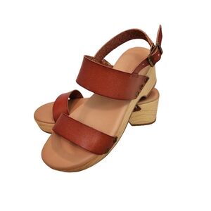 Torrid Wood Platform Double Buckle Strappy Sandals 👡 Wide Width Size 7